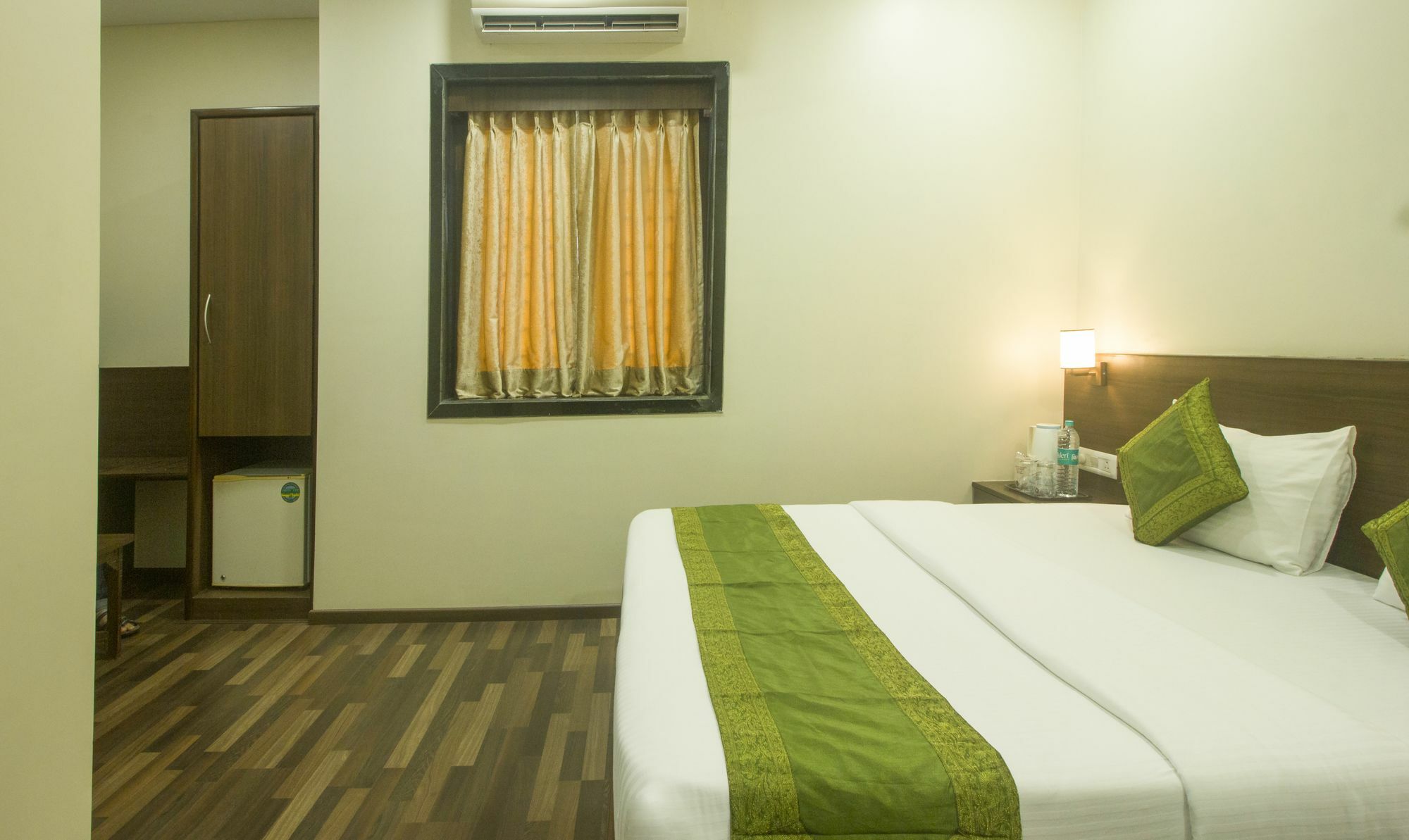Treebo Trend Rosewood Hotel Mumbai Exterior photo